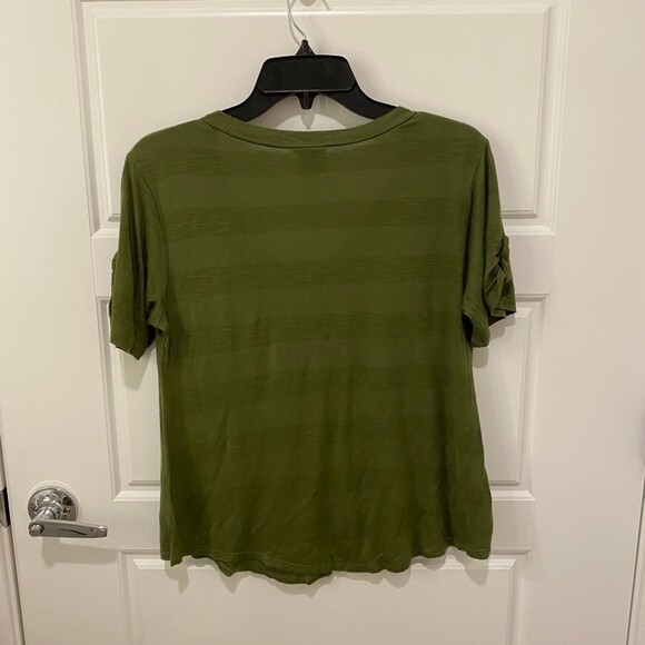 H.I.P V-Neck Short Sleeve Striped Tee. Olive Color. Medium. Lightweight. Comfy - Picture 7 of 11